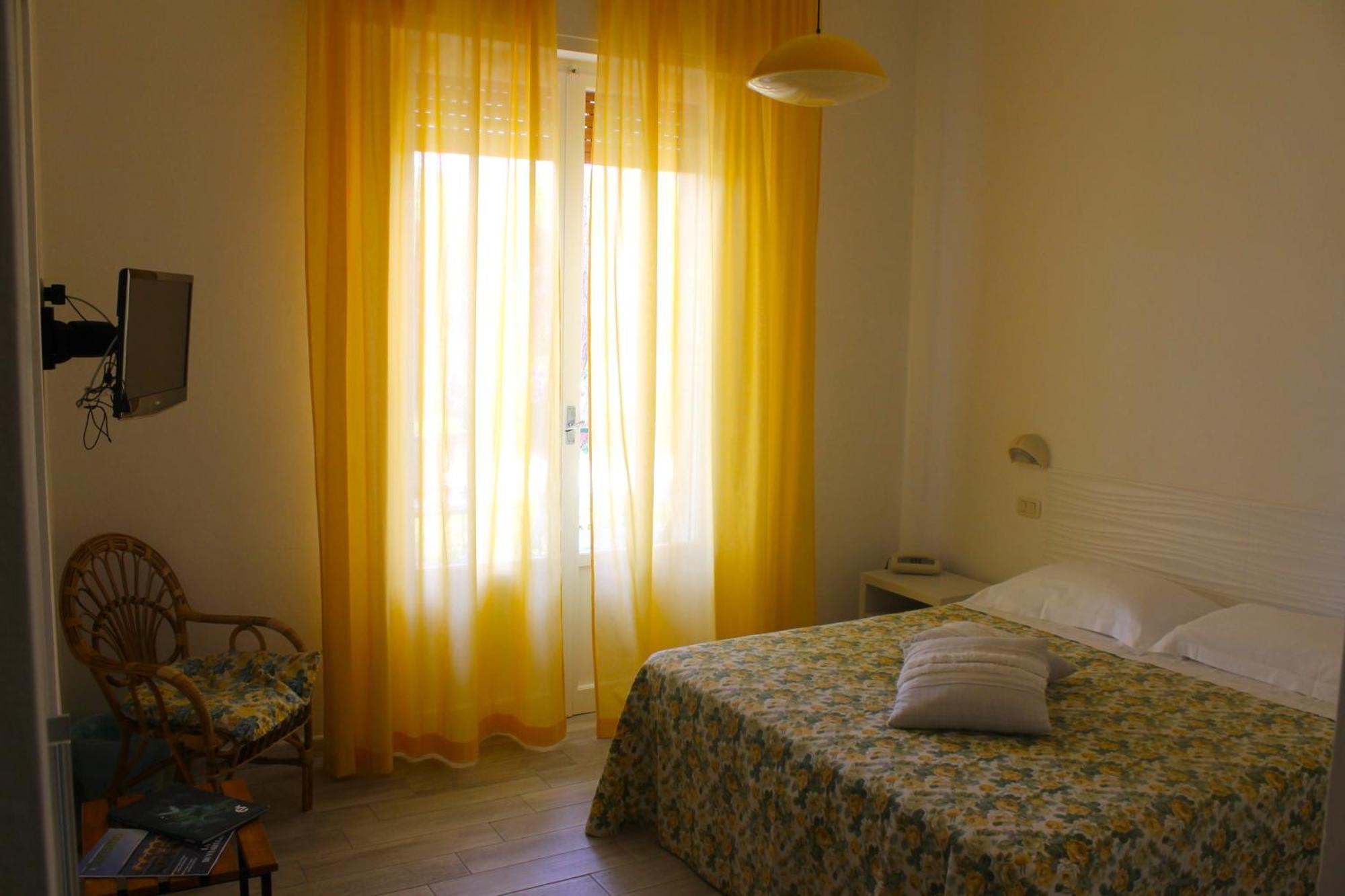 Residence Delle Nazioni Principina a Mare Ngoại thất bức ảnh