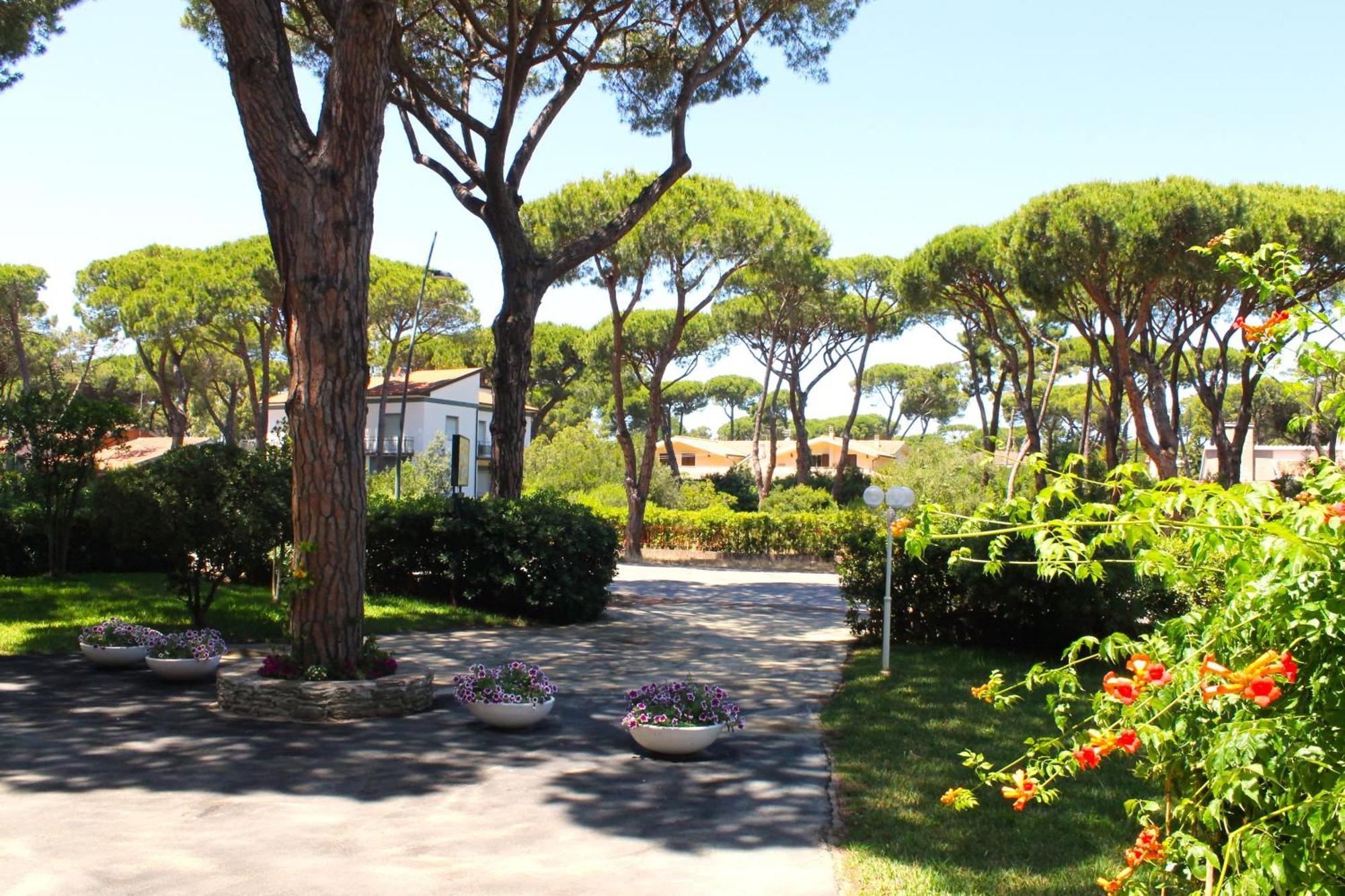 Residence Delle Nazioni Principina a Mare Ngoại thất bức ảnh